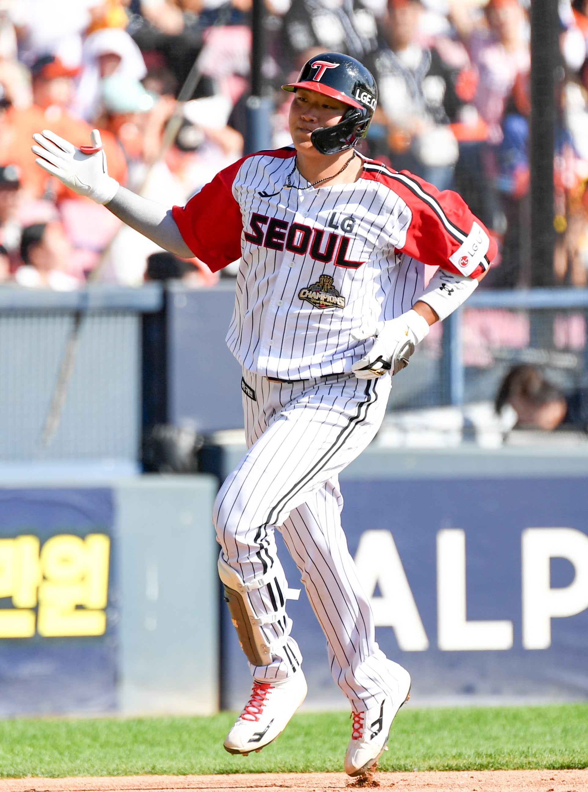 LG's 7th straight win sends Hanwha to 7th loss