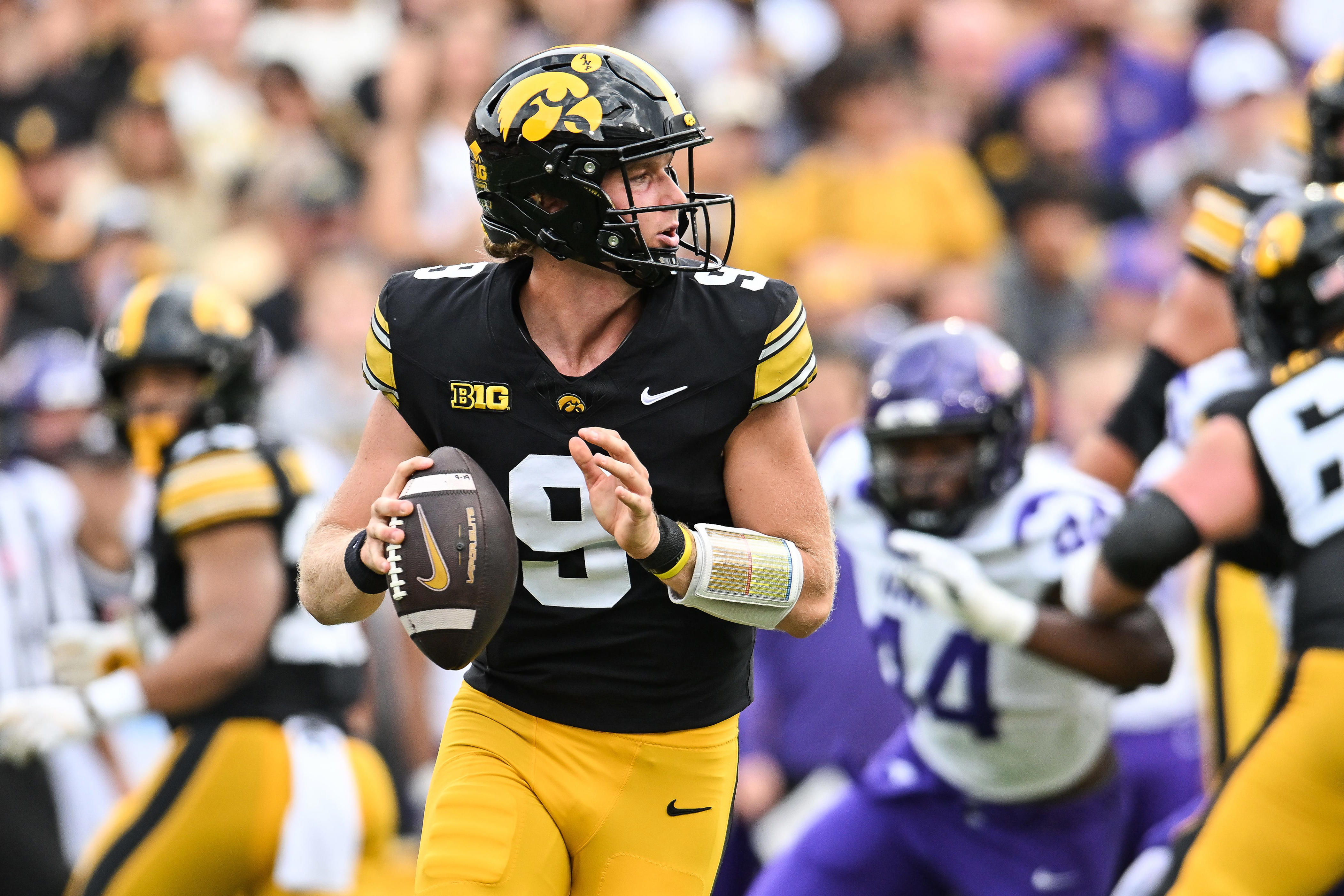 Iowa football inside top 20 of CBS power rankings