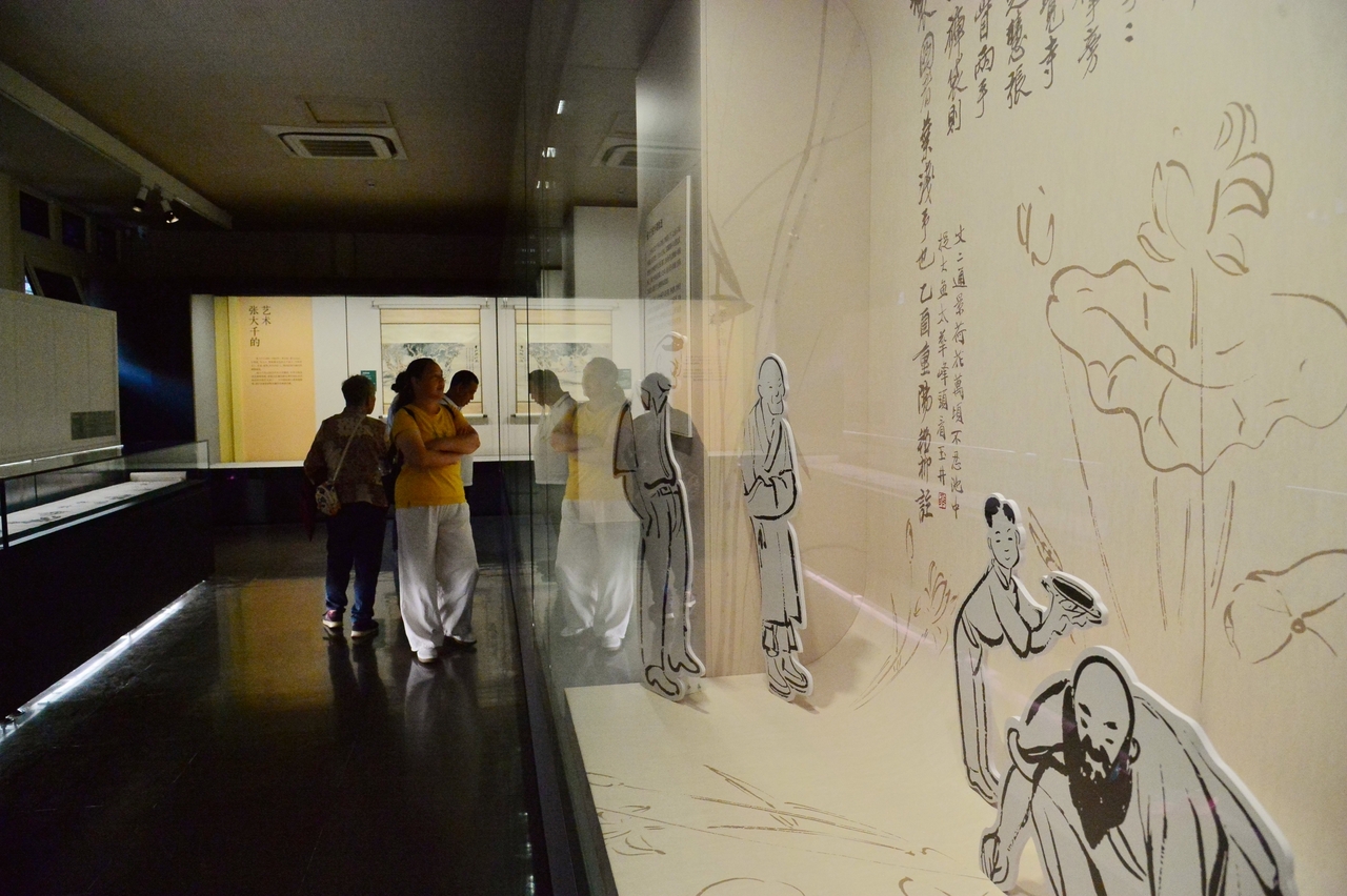 北京：“溥心畬张大千会面百年特展”吸引观众观展