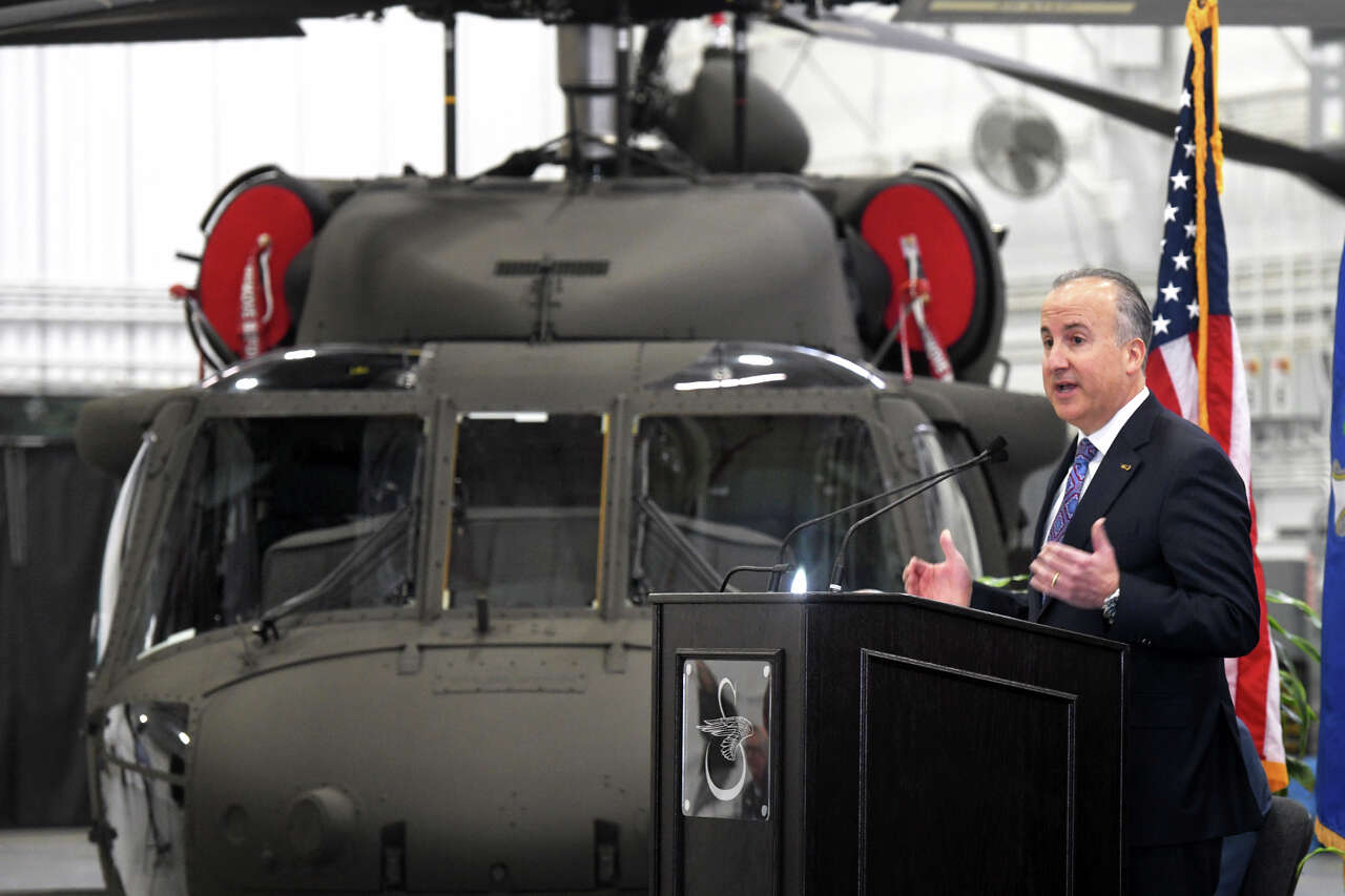 Connecticut's Sikorsky lands $234 million Army contract for 16 Black ...