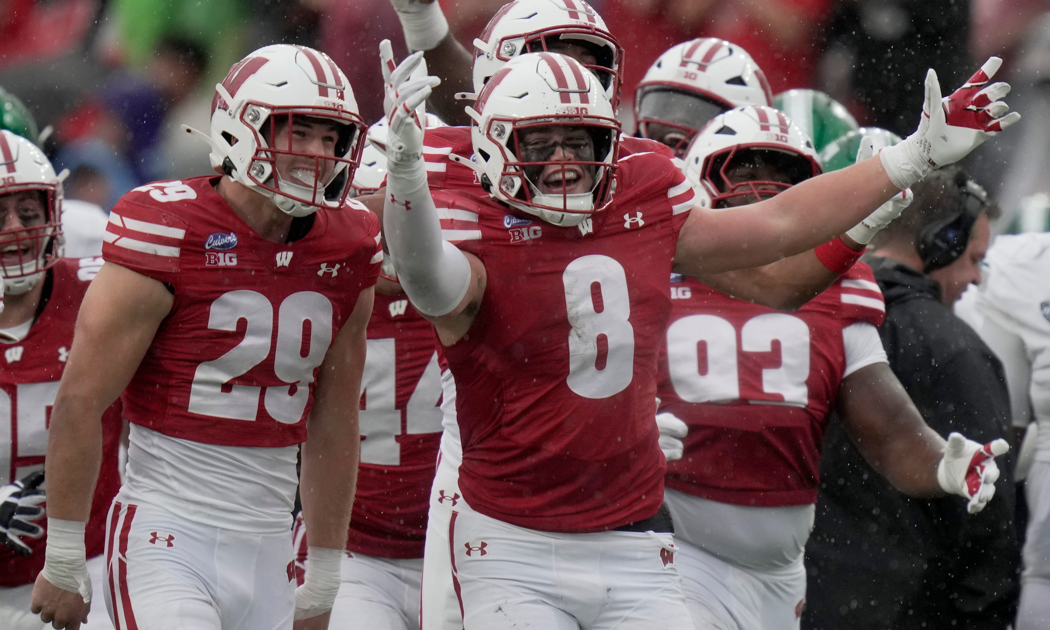 How Wisconsin football fans are reacting to the Badgers' 54-10 win