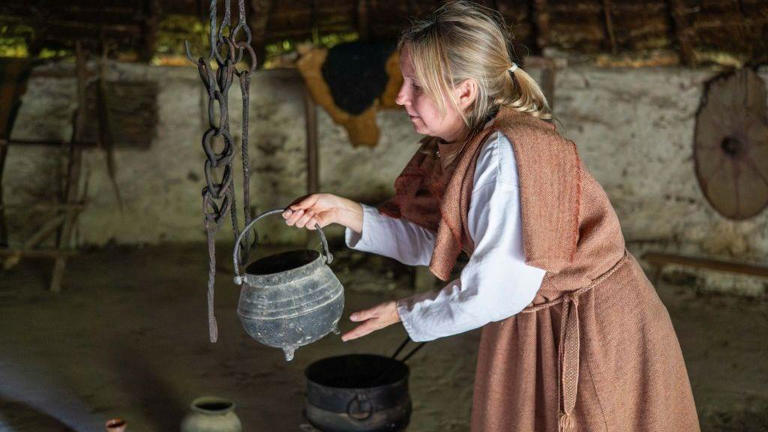 Plans to replace 'Horrible Histories' roundhouse