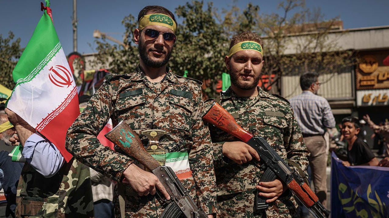 Thousands of IRGC, Basij volunteers march through Tehran in show of ...