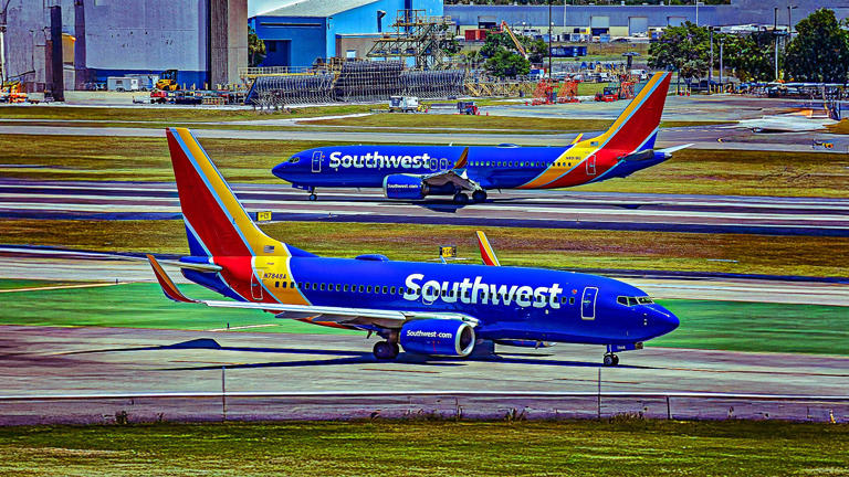Southwest Airlines gate agents forced to process passengers manually ...