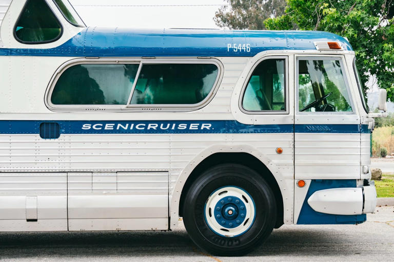 Different times: Immaculate 1954 Greyhound Scenicruiser bus for sale is ...