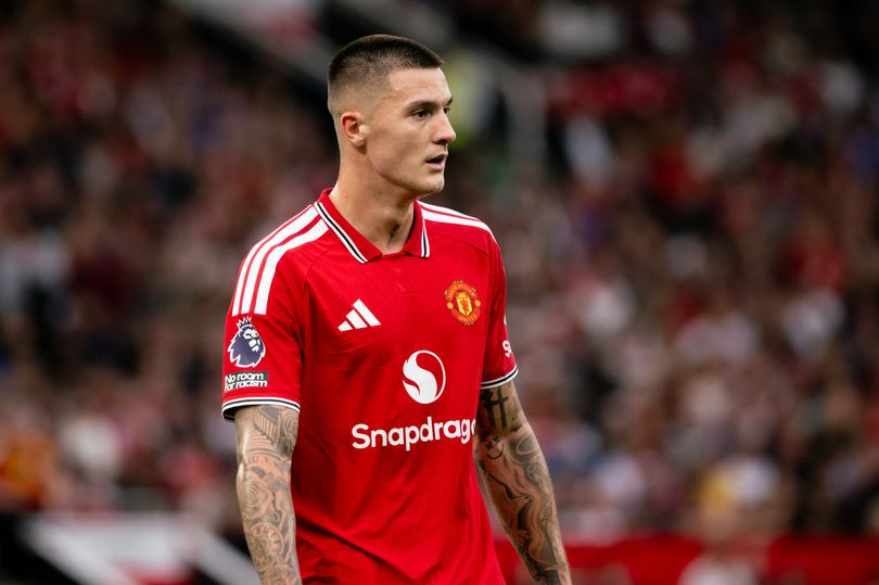 MANCHESTER, ENGLAND - SEPTEMBER 13:  Benjamin Sesko of Manchester United in action during the Premier League 2026/27 match between Manchester United and Manchester City at Old Trafford on September 13, 2026 in Manchester, United Kingdom. (Photo by Ash Donelon/Manchester United via Getty Images)