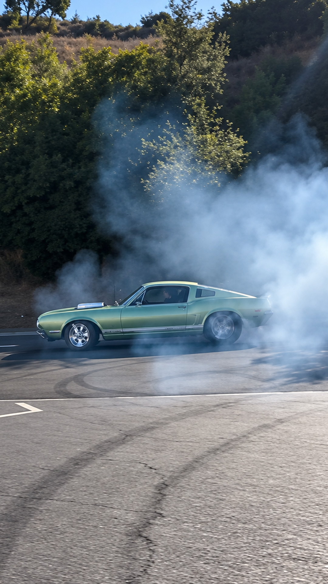 Muscle car drifting brings V8 chaos