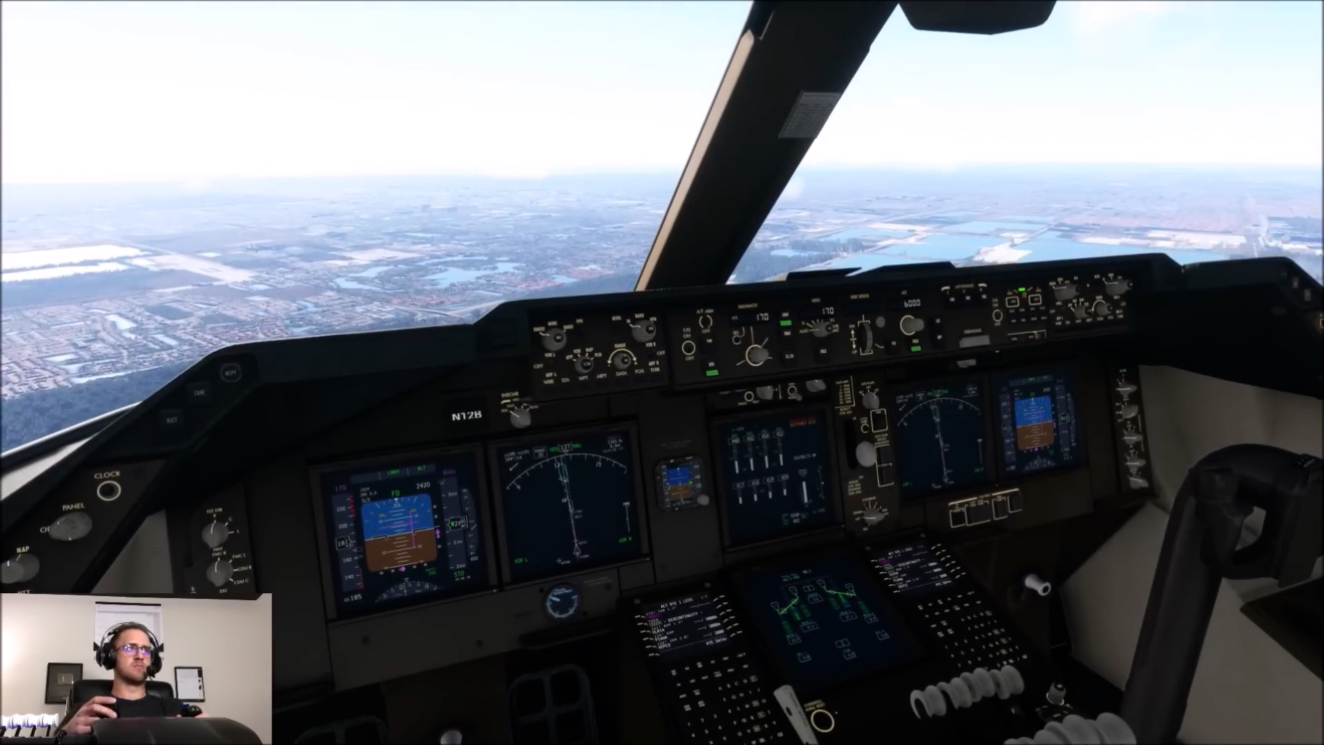 Professional ATC vs. 50+ pilots in Microsoft Flight Simulator (VATSIM)
