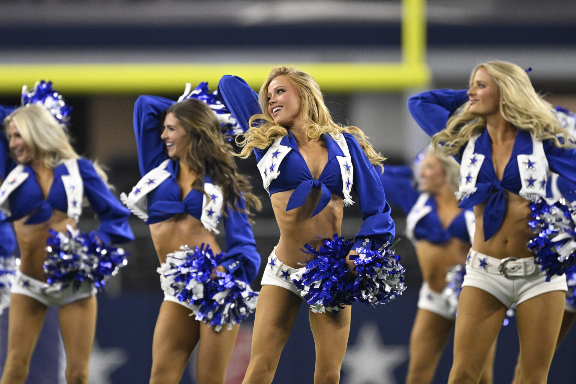 Dallas Cowboys cheerleaders make business announcement after pay raise