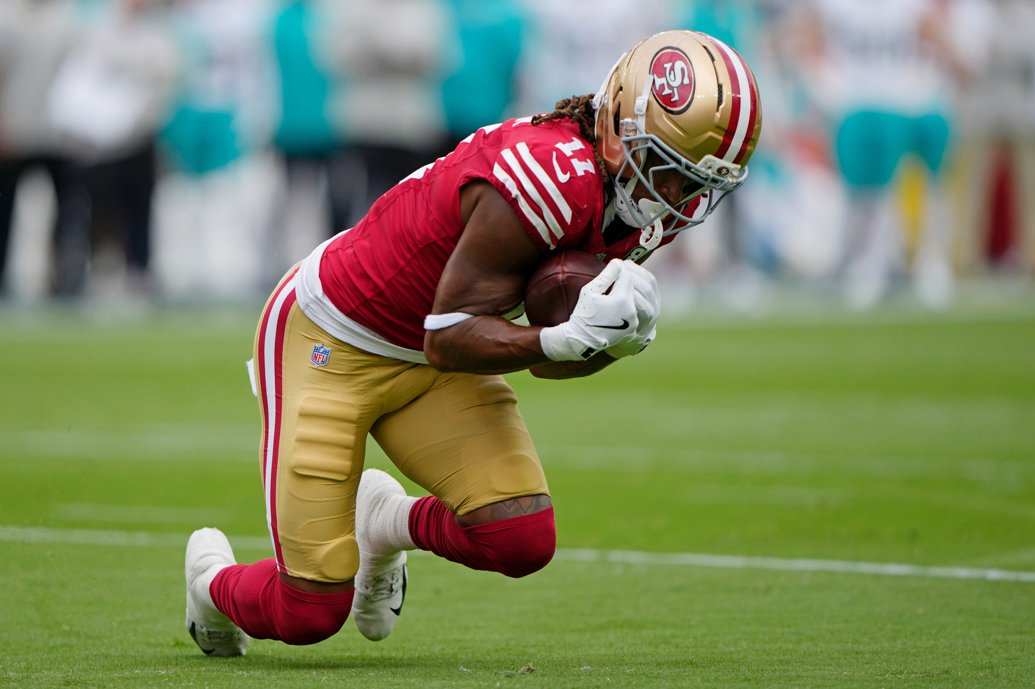 Another 49ers wide receiver carted to locker room with injury, ruled out
