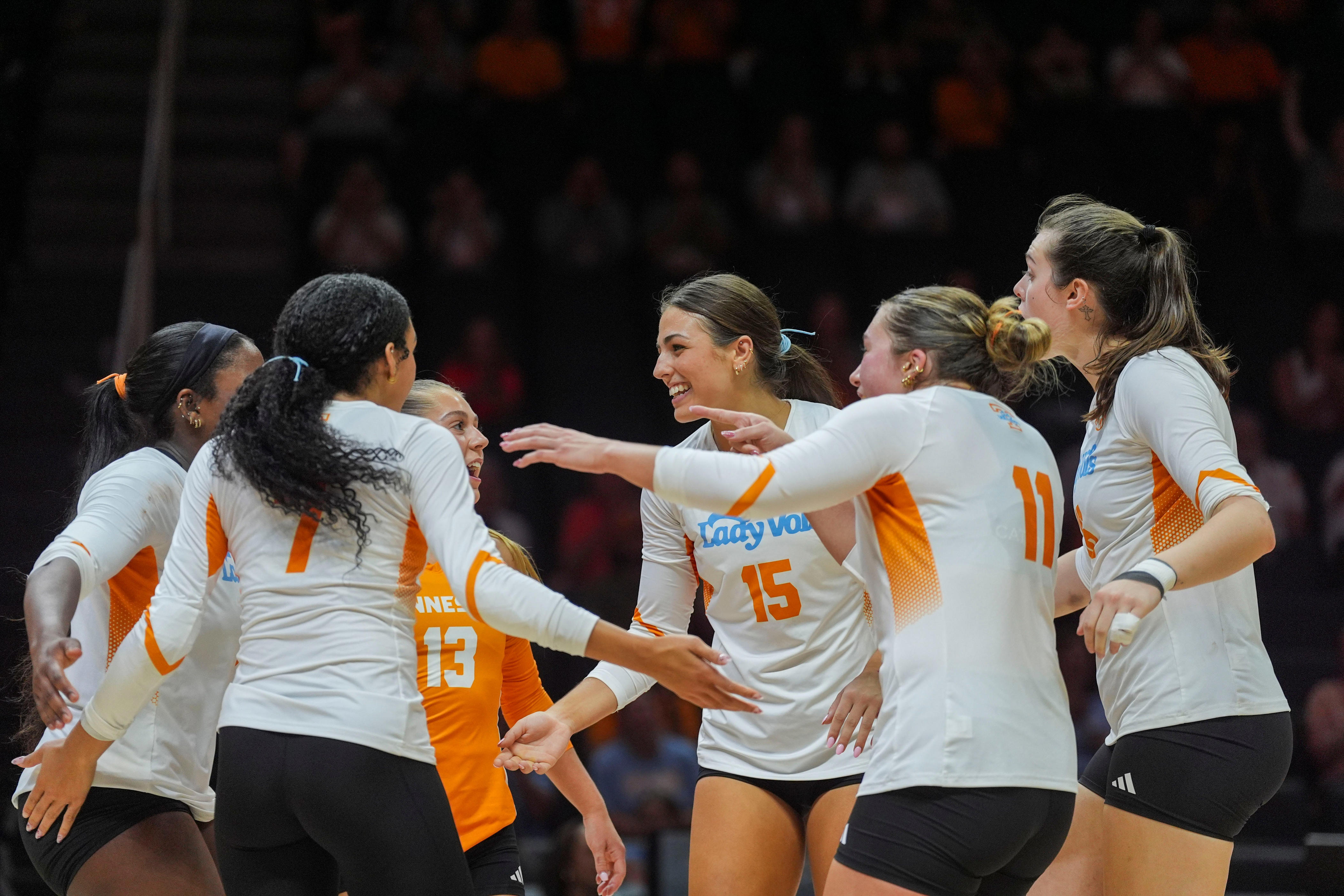 Tennessee volleyball swept by Florida on the road, falls to 0-2 in SEC