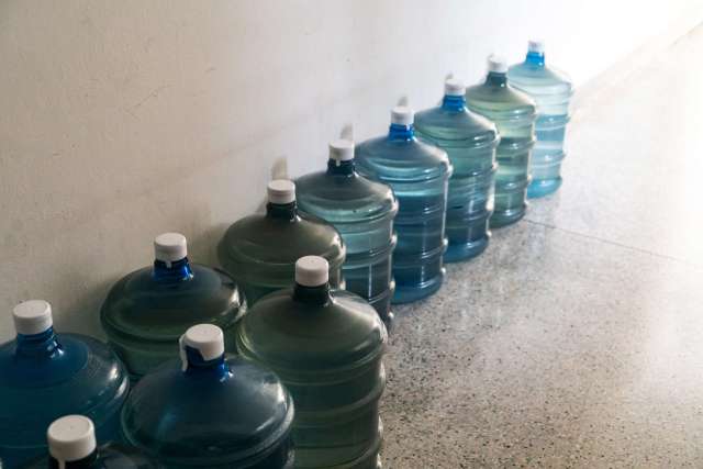 Prepper considers refilled jugs for off-grid water storage, but gets ...