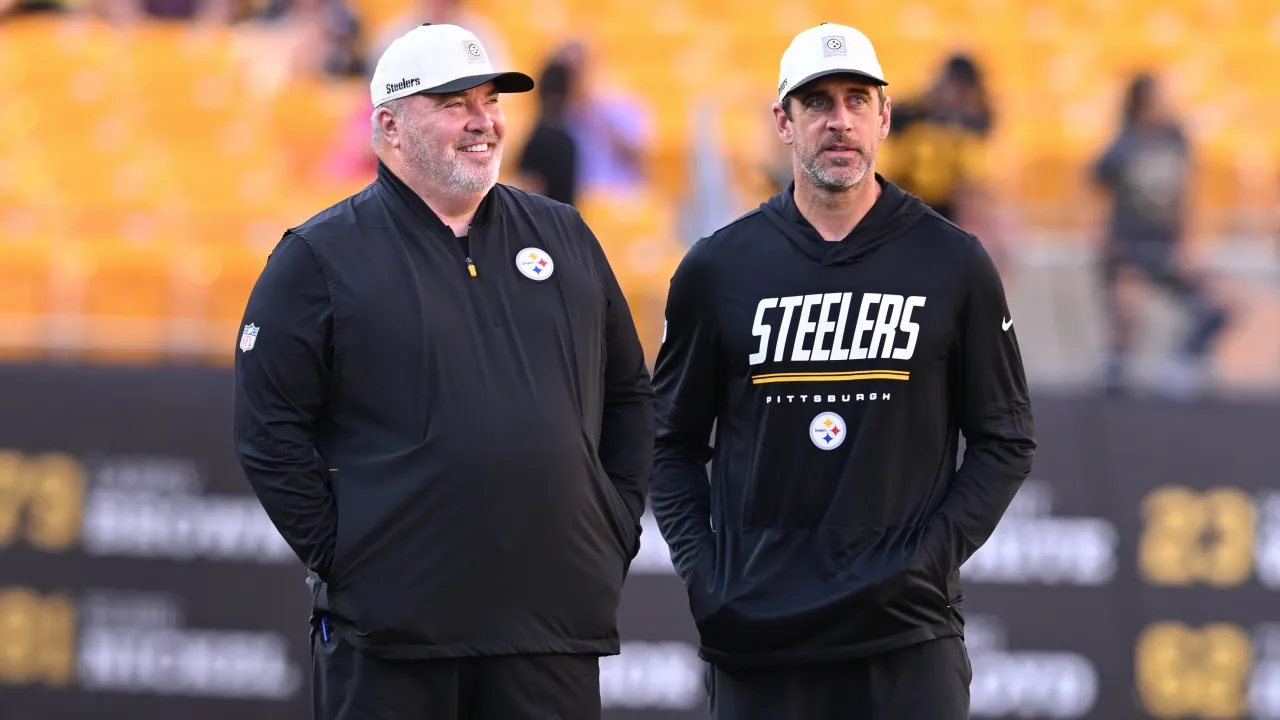 Stunning Aaron Rodgers, Mike McCarthy stat sums up Steelers' offensive woes