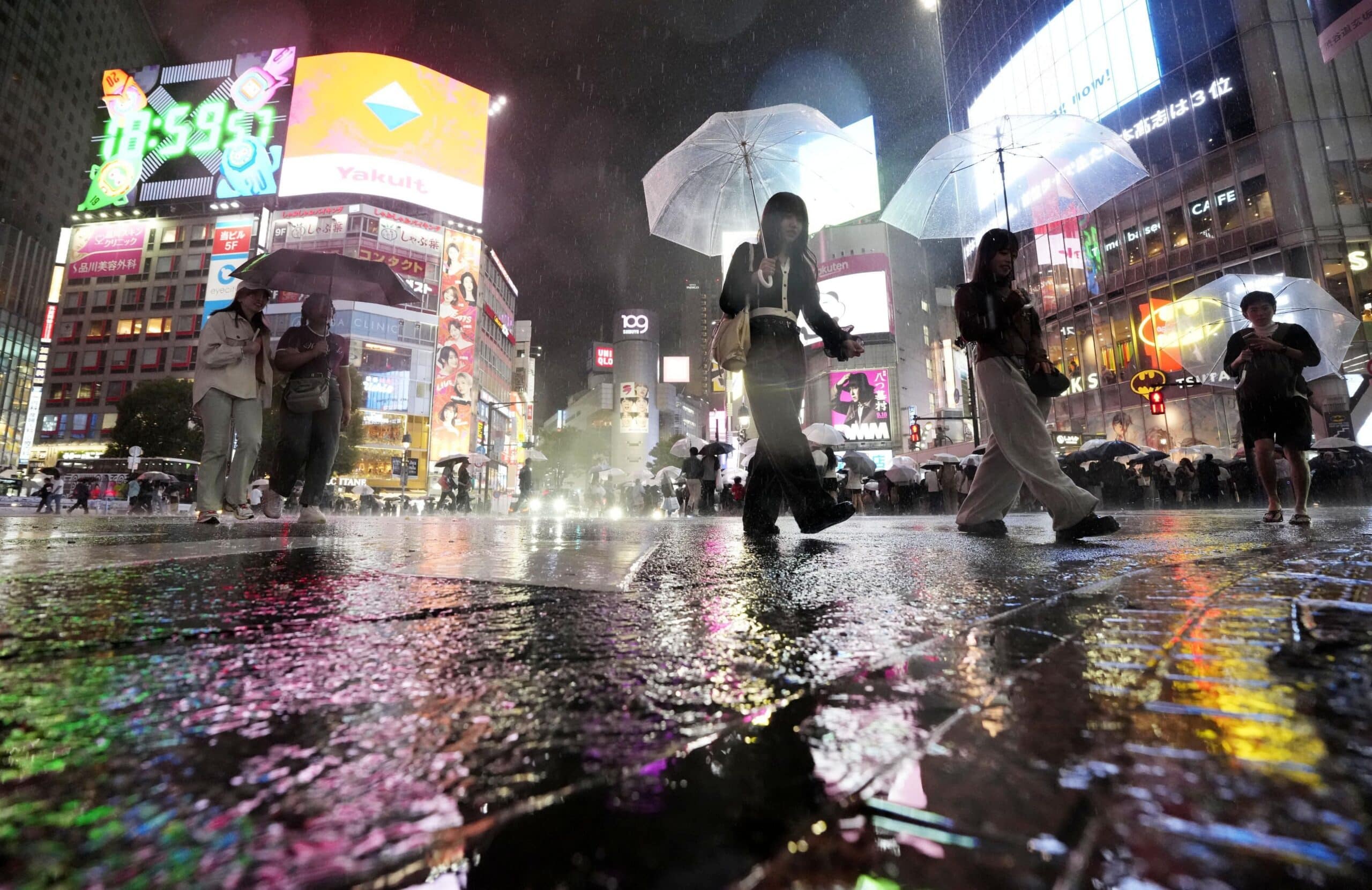 Japan braces for heavy rain, strong winds as typhoon nears eastern coast