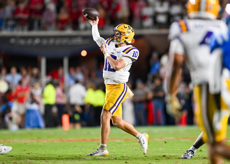 What are LSU football's odds to make the College Football Playoff?