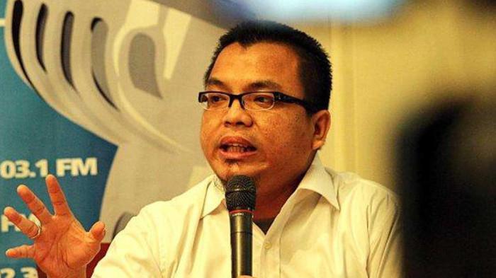 GUGAT - Foto Eks Wamenkumham Denny Indrayana. Sosoknya yang menggugat pencalonan Gibran sebagai Cawapres kembali jadi sorotan. MK akan segera menggelar sidangnya. (Tribunnews.com)