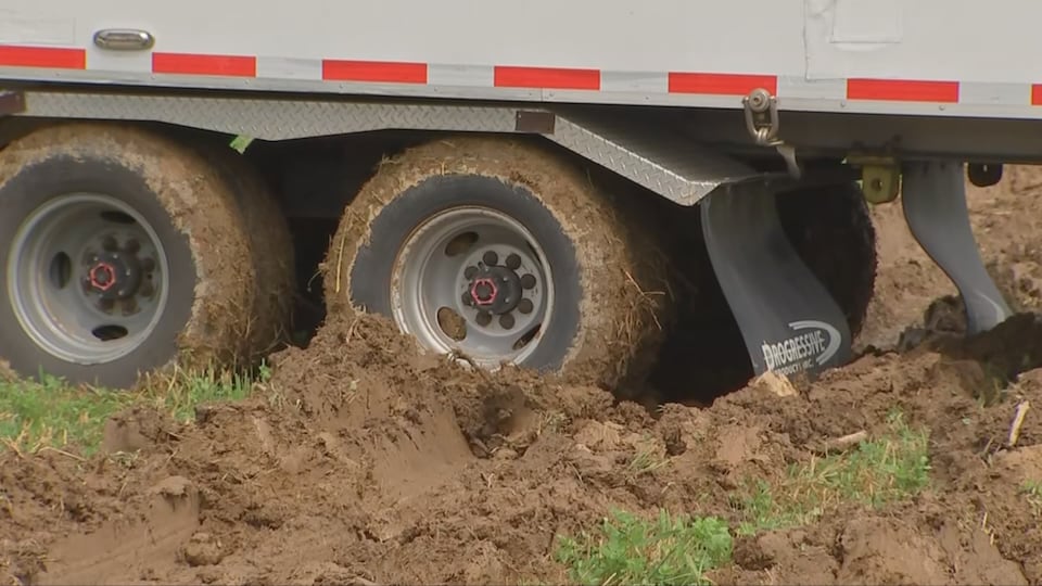 Another Luke Bryan concert called off due to field conditions