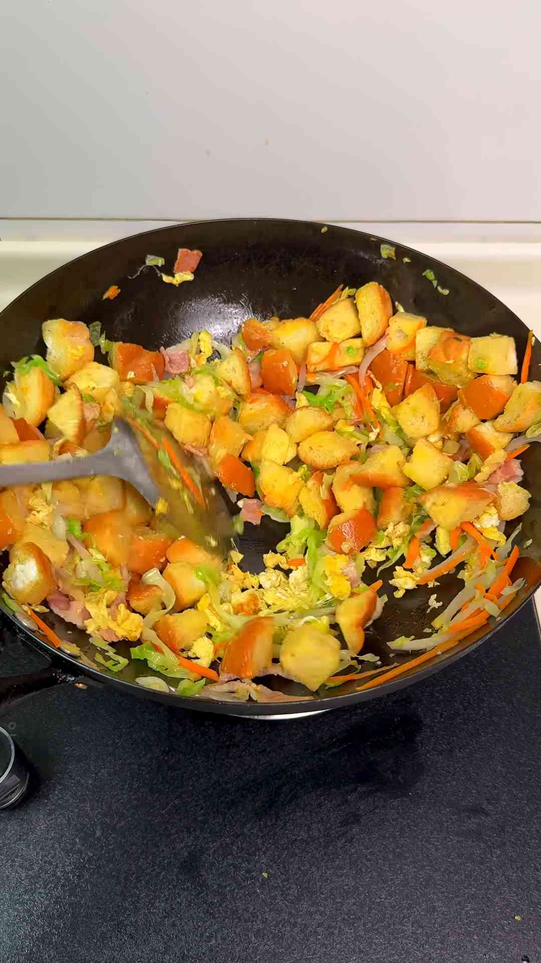 Crispy baguette wok-fried recipe