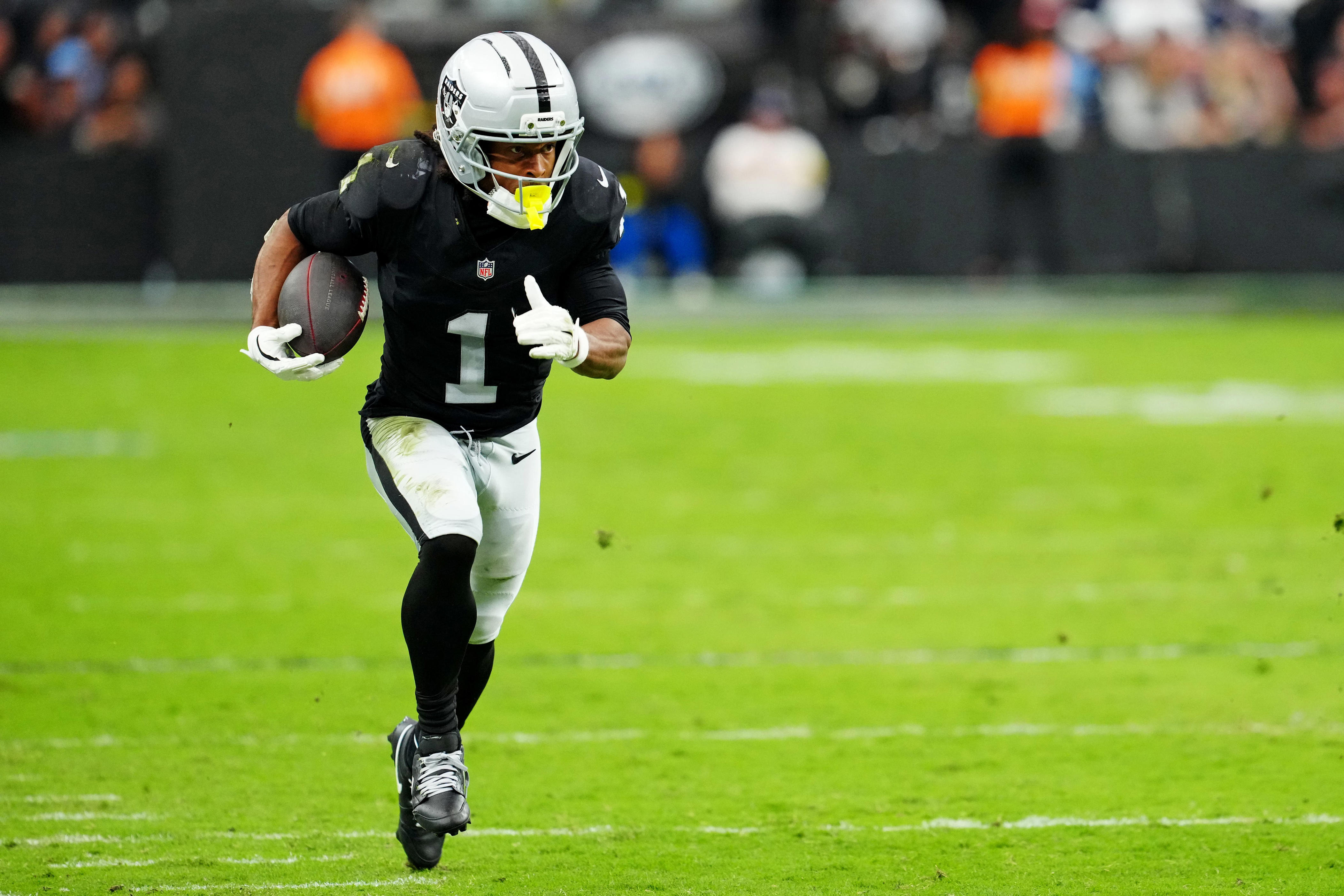 Tre Tucker posts four catches in Week 5