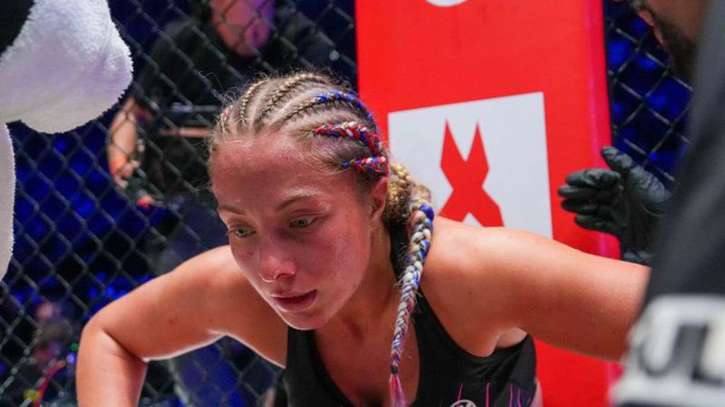 Hanka Gelnarová padla v KSW a neudržela slzy. Brichta nestačil na ...