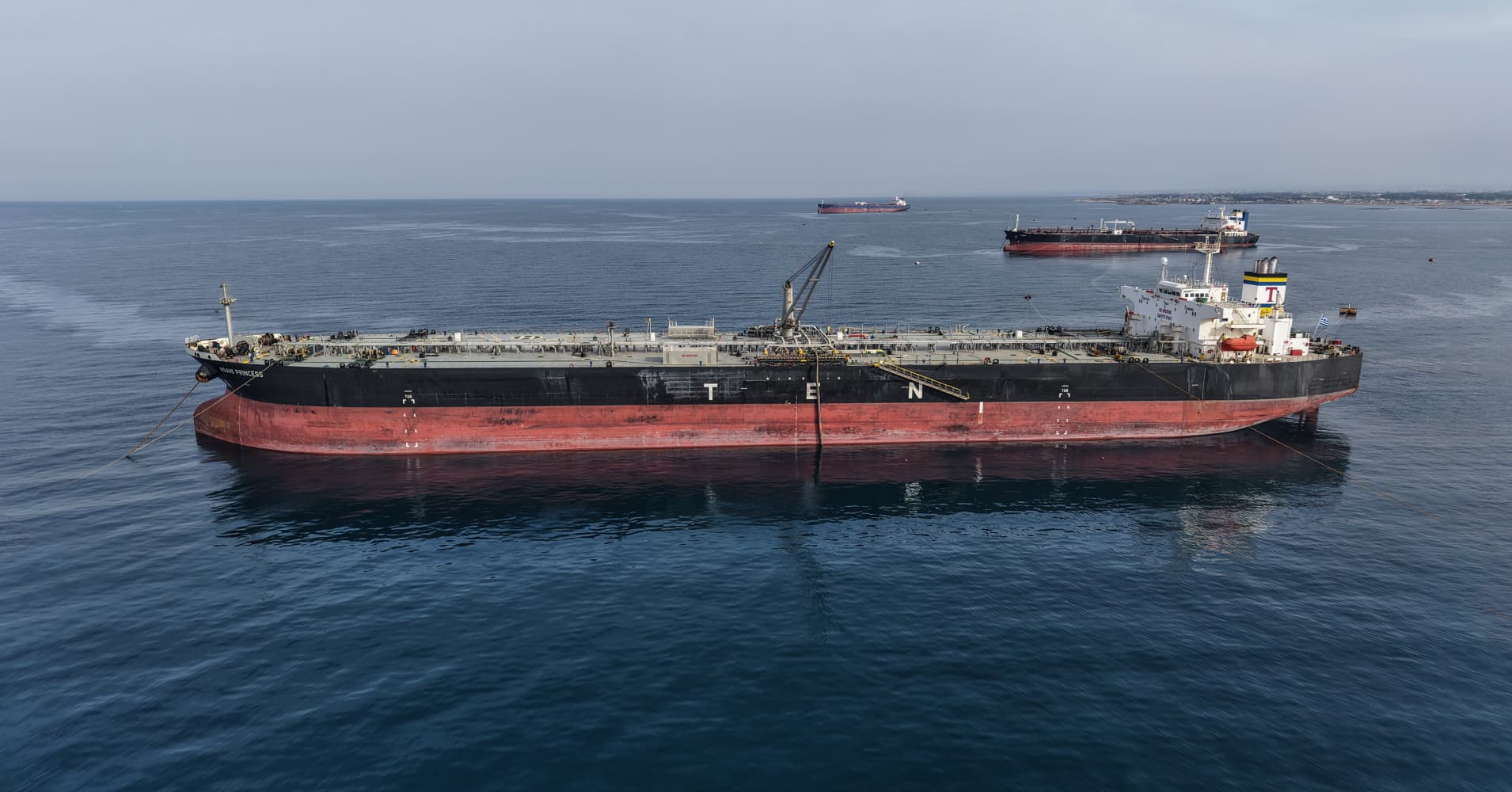 Iran says Trump's threats a sign of ‘strategic desperation,' floats conditions for Hormuz reopening