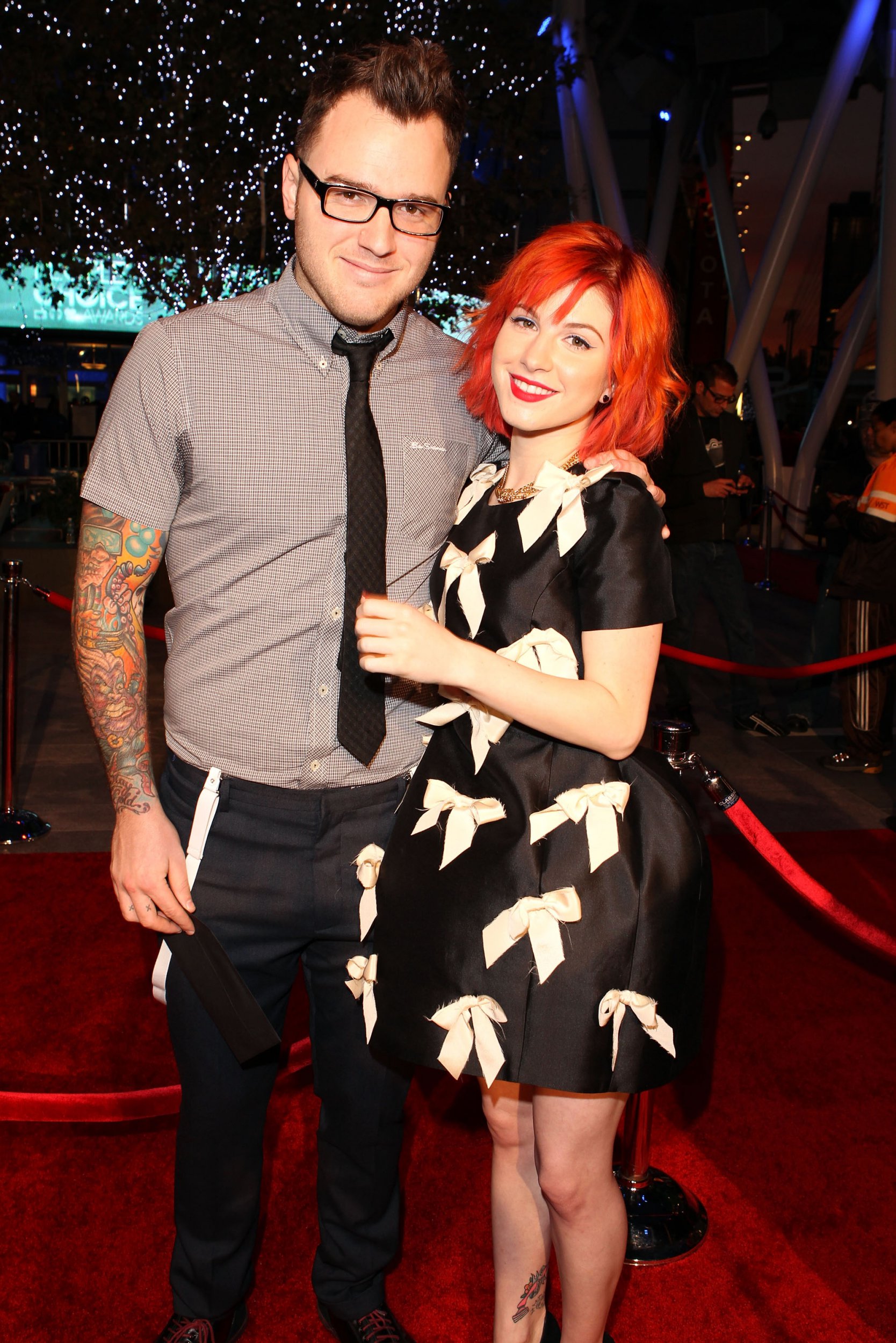McFly stars and Travis Barker lead devastating tributes to Chad Gilbert ...