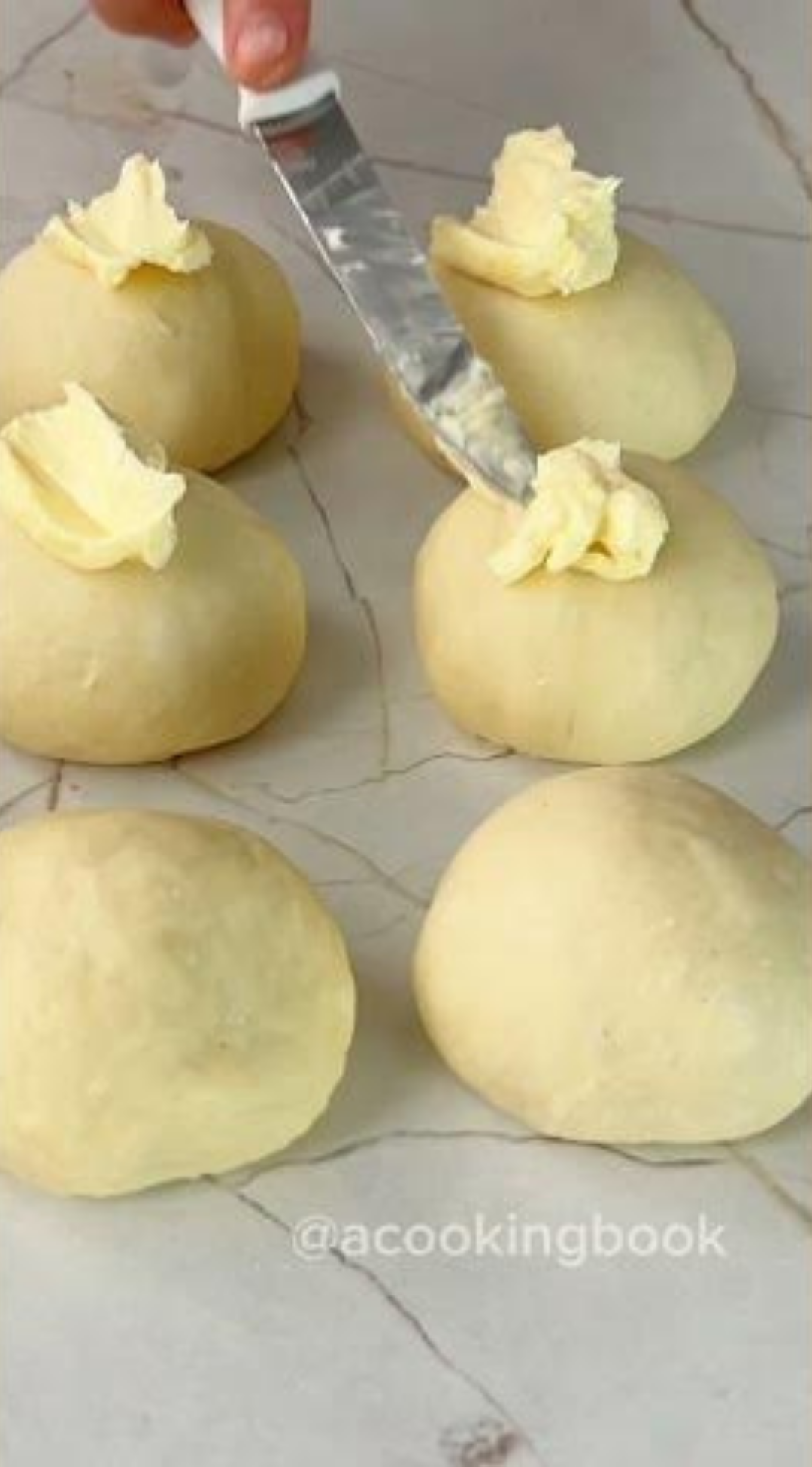 Soft and delicious homemade buns with an easy method