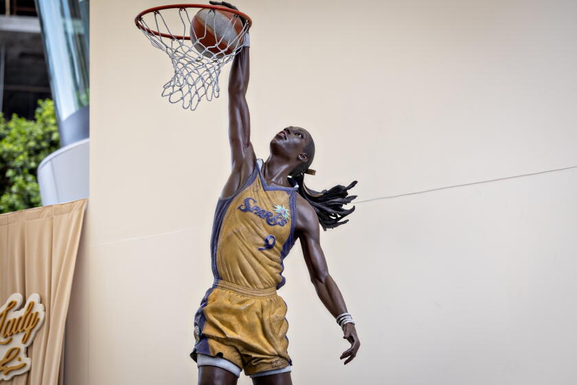 Sparks deliver a win after legend Lisa Leslie's statue is unveiled at Crypto.com Arena