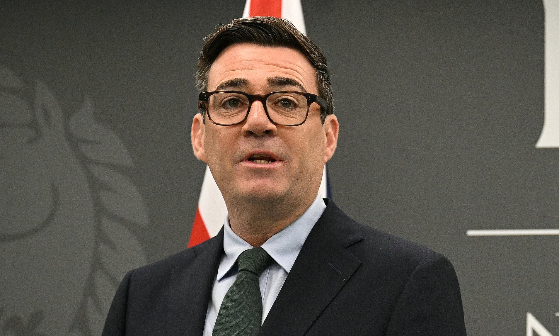 PM braces for first meeting with Trump tomorrow - as president swipes ...