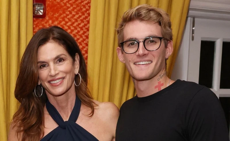 Con trai siêu mẫu Cindy Crawford đột ngột qua đời ở tuổi 27