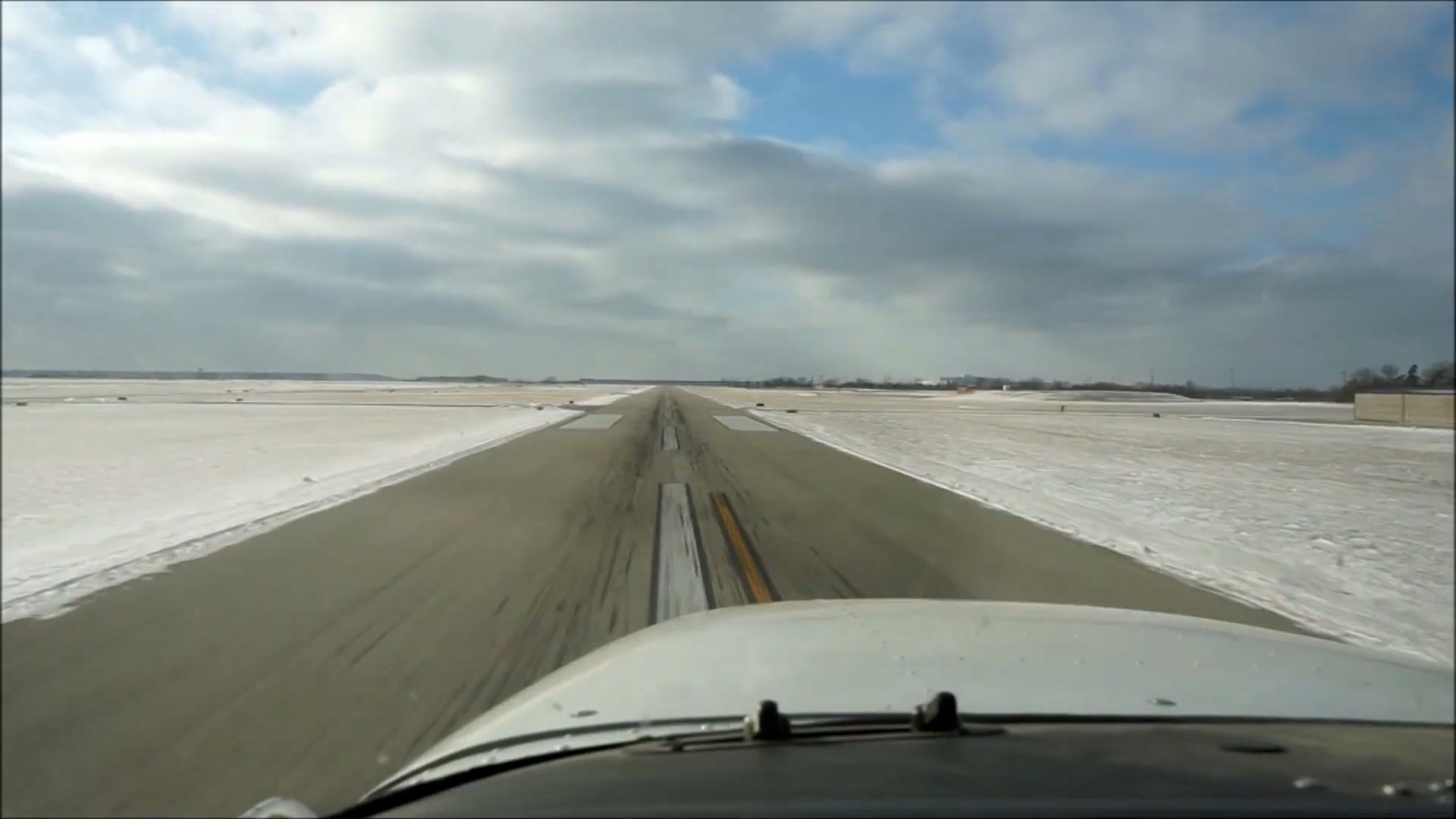 Flying low over Chicago Midway in a Cessna 172 (with ATC audio)