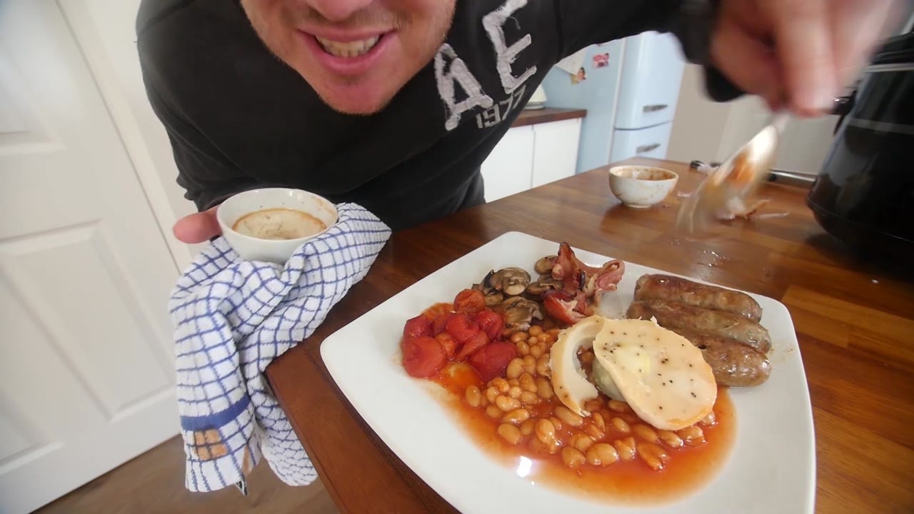 I cooked an entire English breakfast in a slow cooker for 7 hours