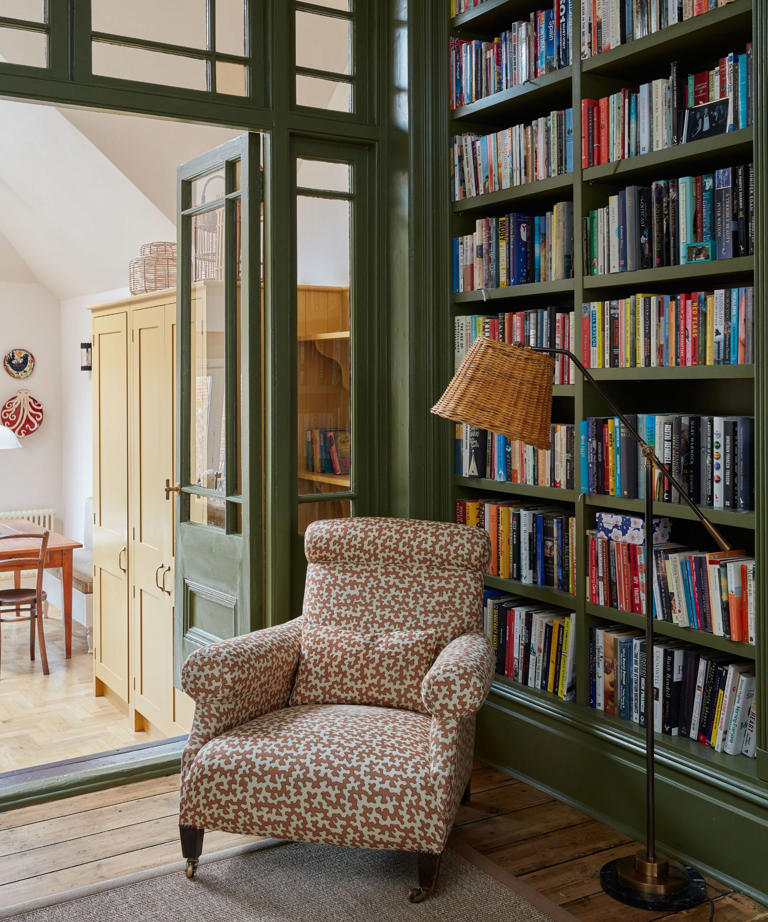 Design experts share tips for creating a cozy book nook this fall