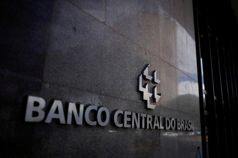 Brazil economists cut end-2026 interest rate forecast to 13.50%