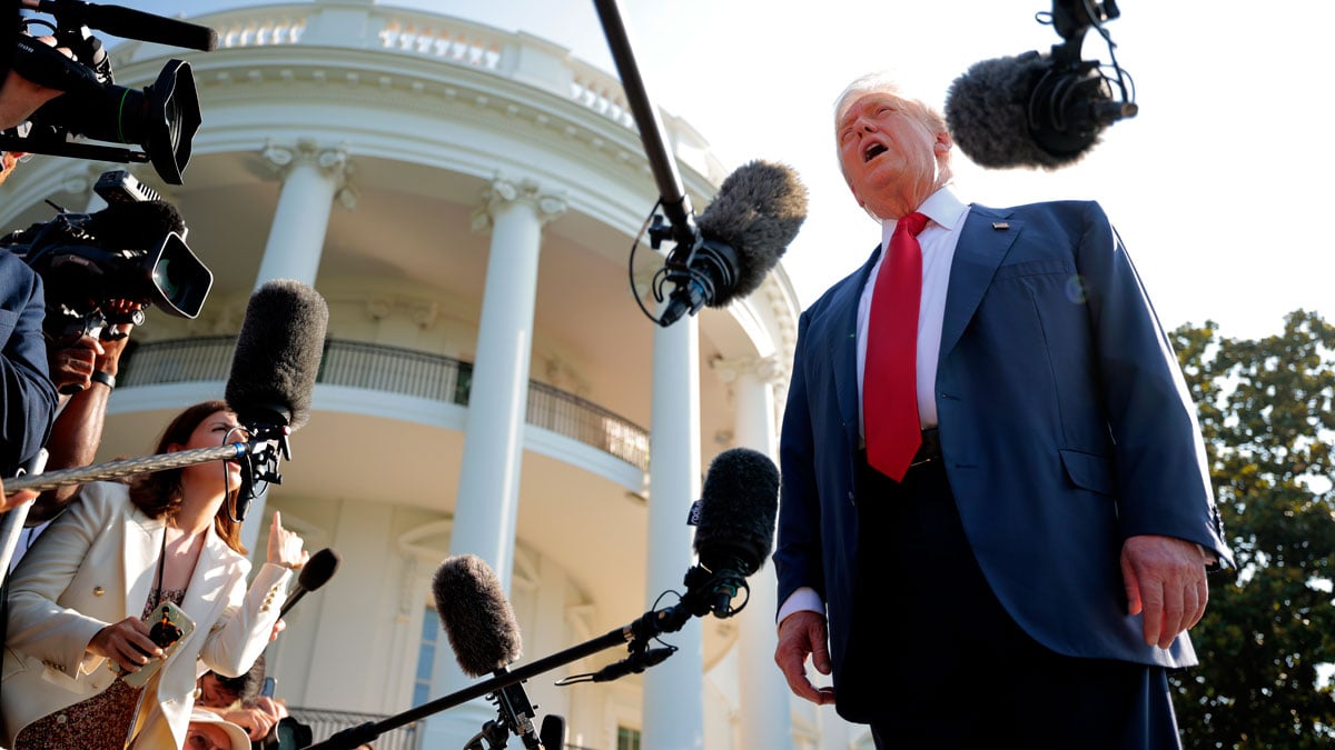 Major TV networks suspend pool coverage of Trump in solidarity with CNN ...