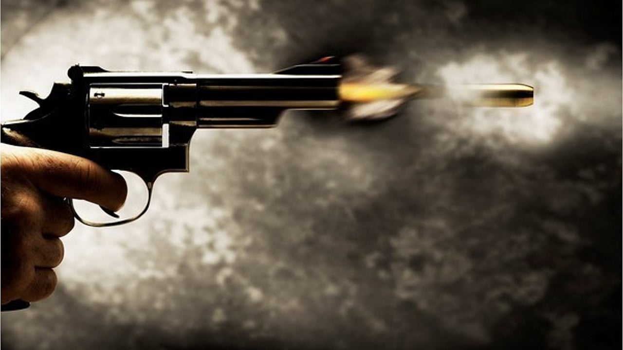 Gujarat gold refinery murder: Prime accused shot after allegedly firing ...