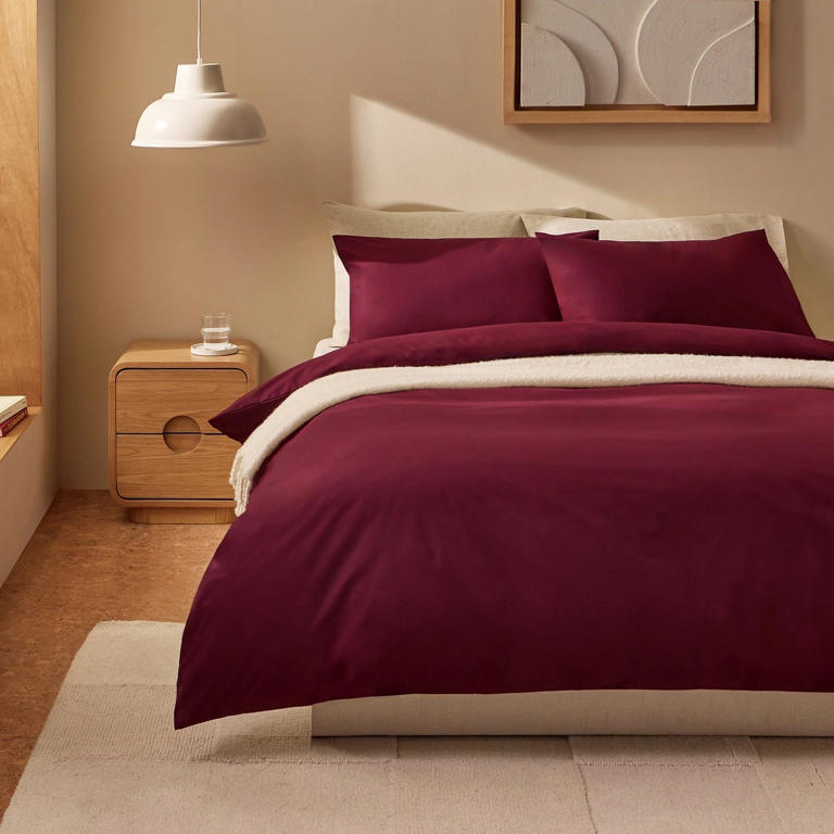 From pumpkin prints to rich burgundy tones – 9 autumn bedding sets to ...