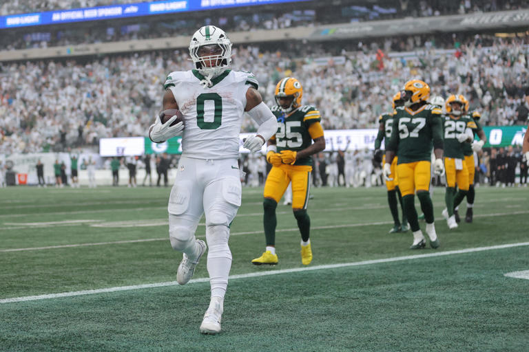 Three former Wisconsin Badgers legends score touchdowns in NFL Week 2