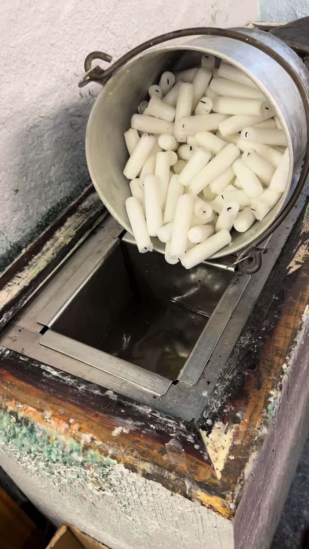 How we recycle and reuse candle wax