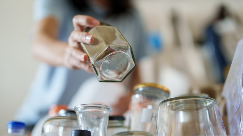 Grab an old glass jar and turn it into a stunning lantern with this ...