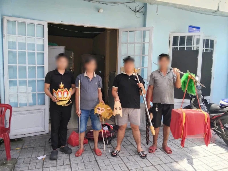 Sự thật về nhóm người hóa trang Tây Du Ký cưỡi ngựa giữa đường ở TPHCM