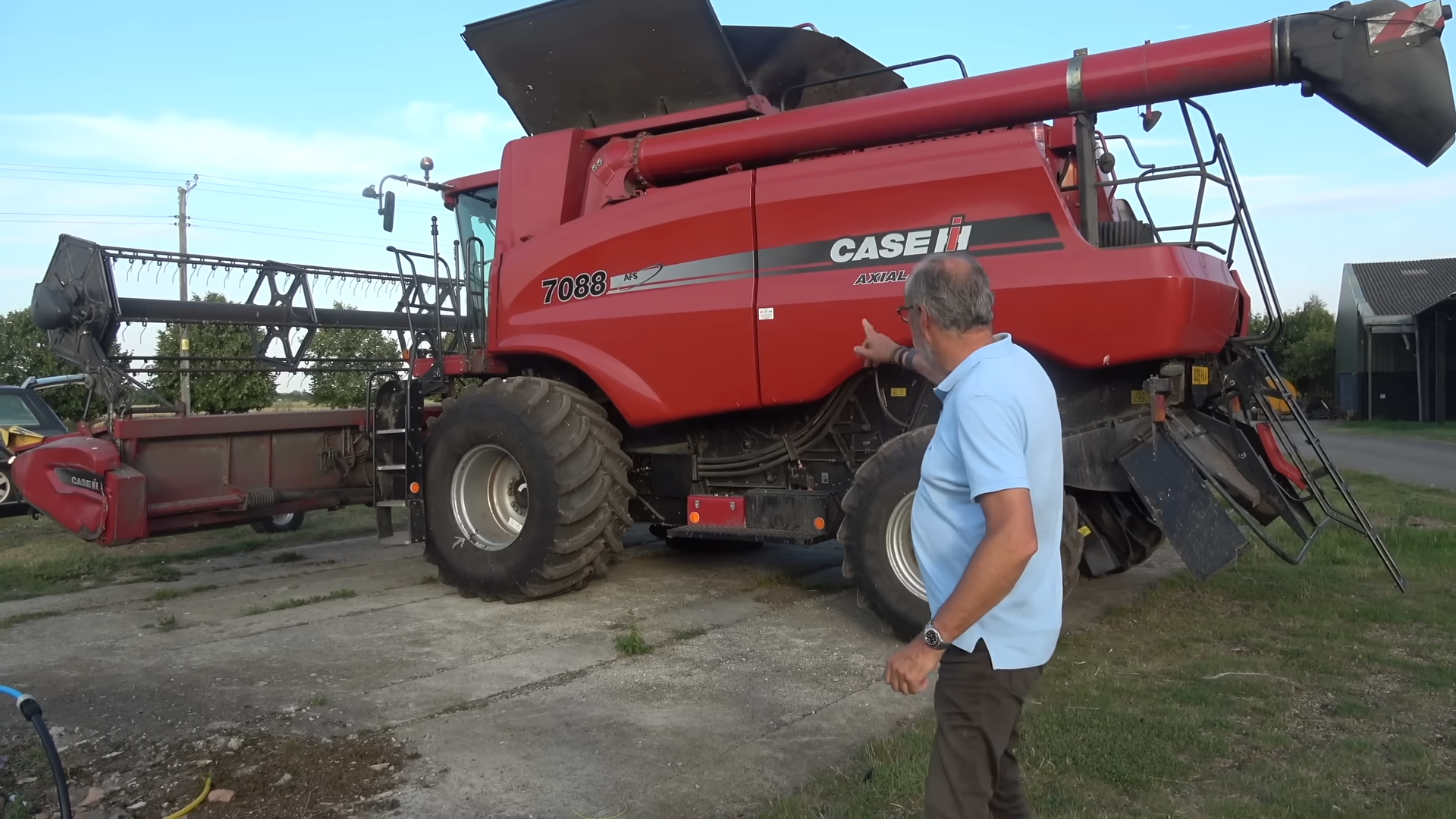 A sudden breakdown keeps the Case 7088 combine parked