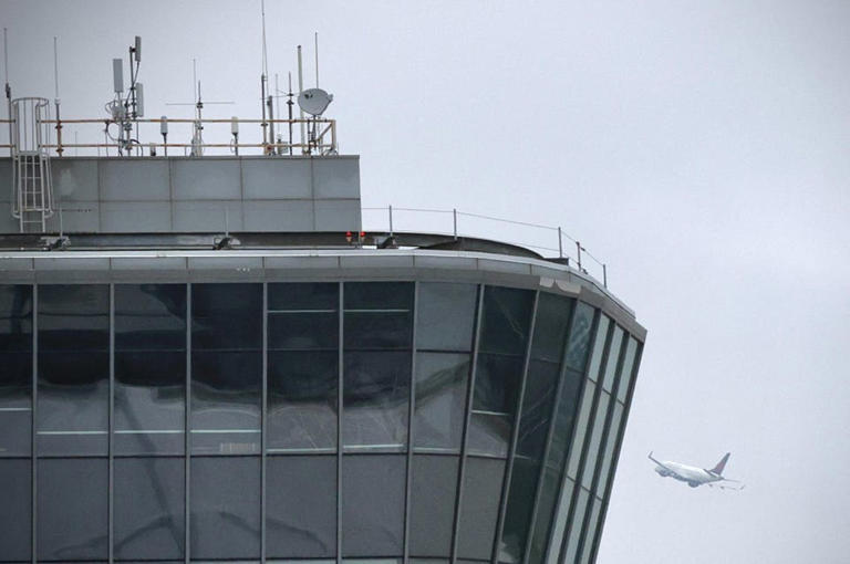 FAA: Cut fiber cable prompts ground stops in New York and Philly