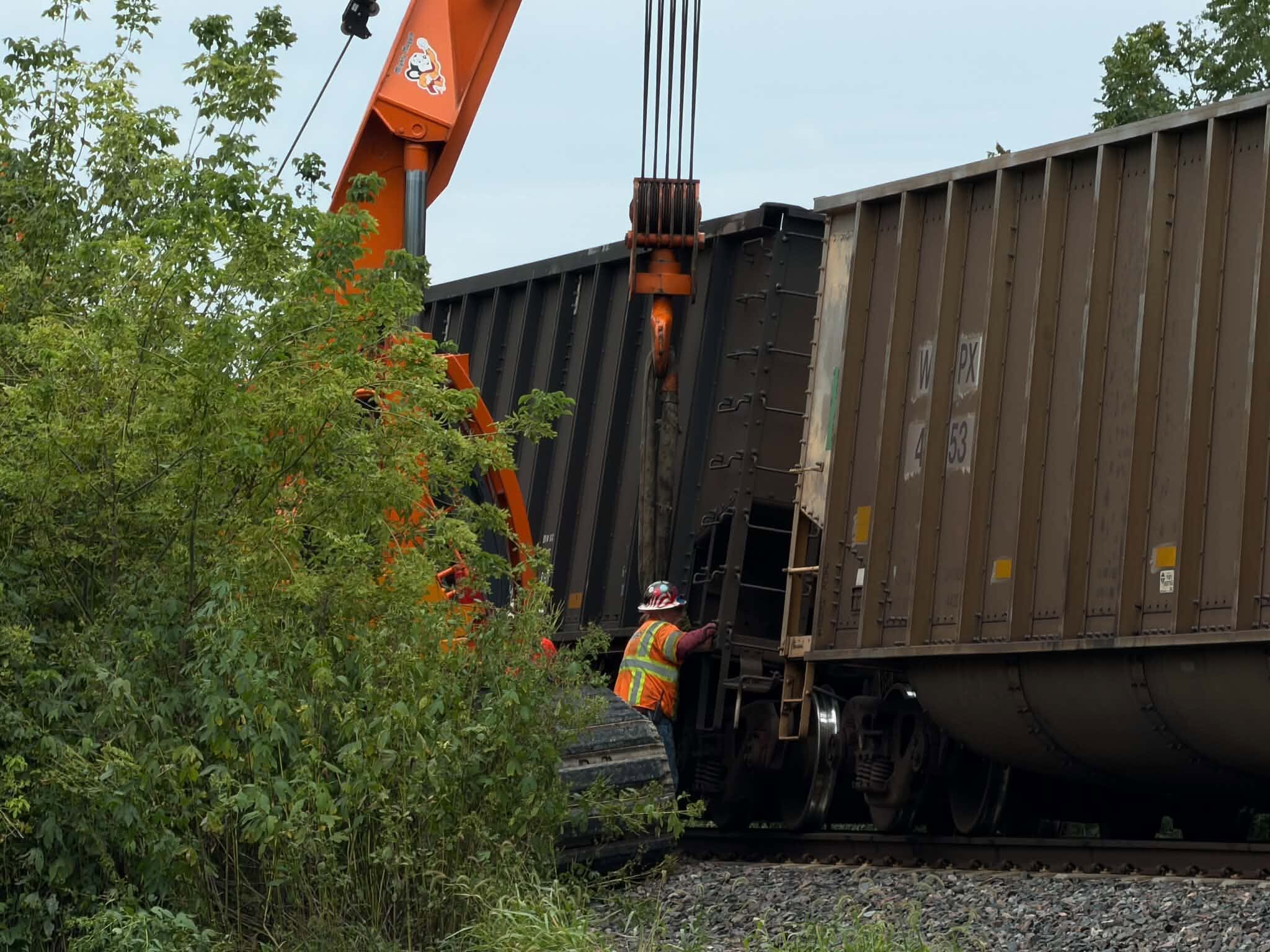 Train derailment in Franklin Grove briefly closed all railroad crossings