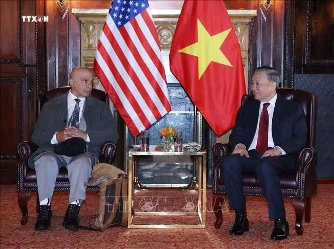 Đảng Cộng sản Việt Nam coi trọng quan hệ hữu nghị truyền thống với Đảng Cộng sản Mỹ