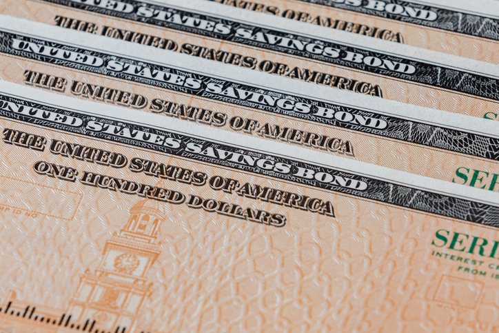 Treasury note vs. Treasury bond: Key differences and when to buy