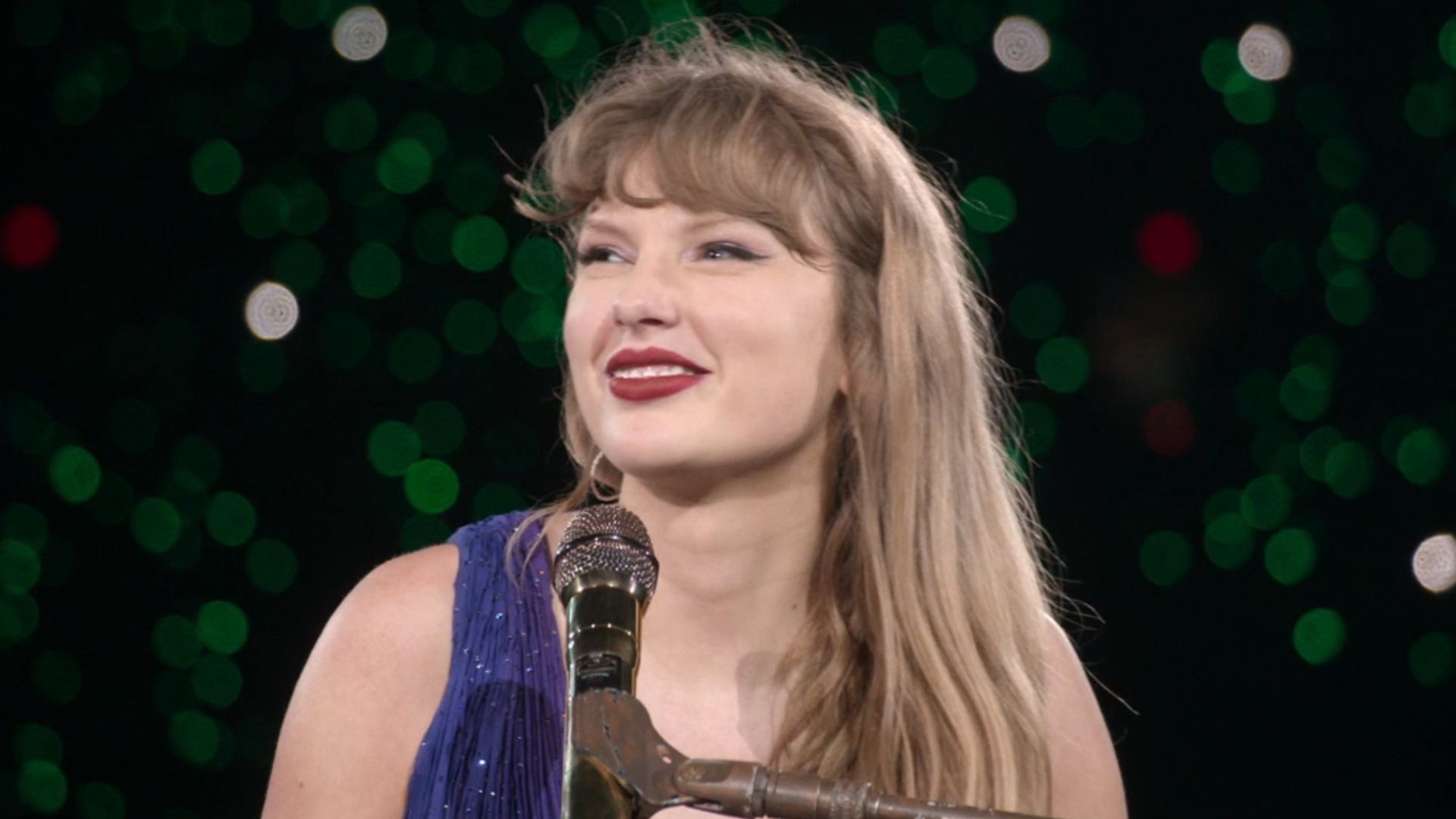 Taylor Swift fans thought her viral ring moment was cute, but NFL fans ...