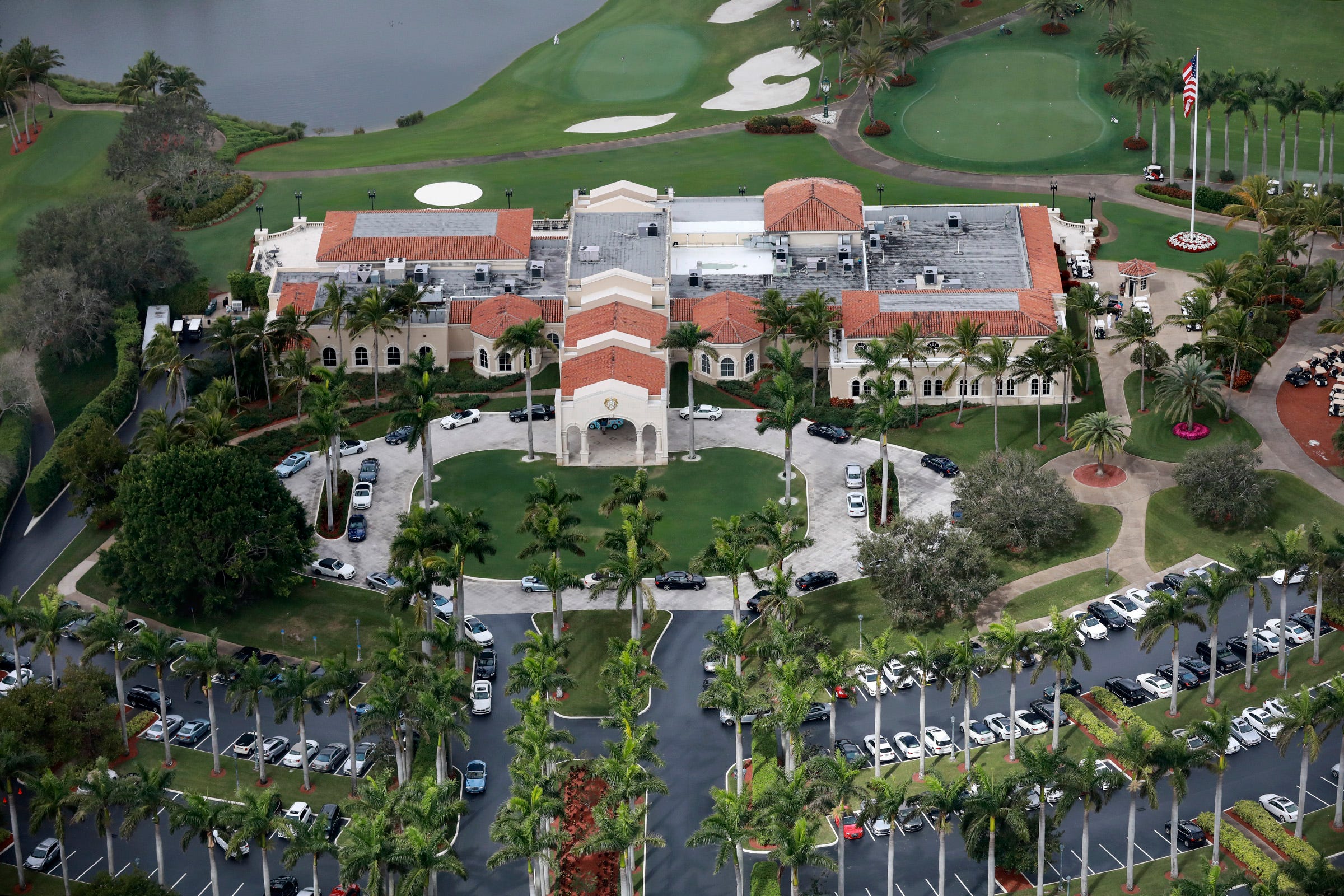 What's the latest on Trump wanting to turn Florida golf club into retreat?