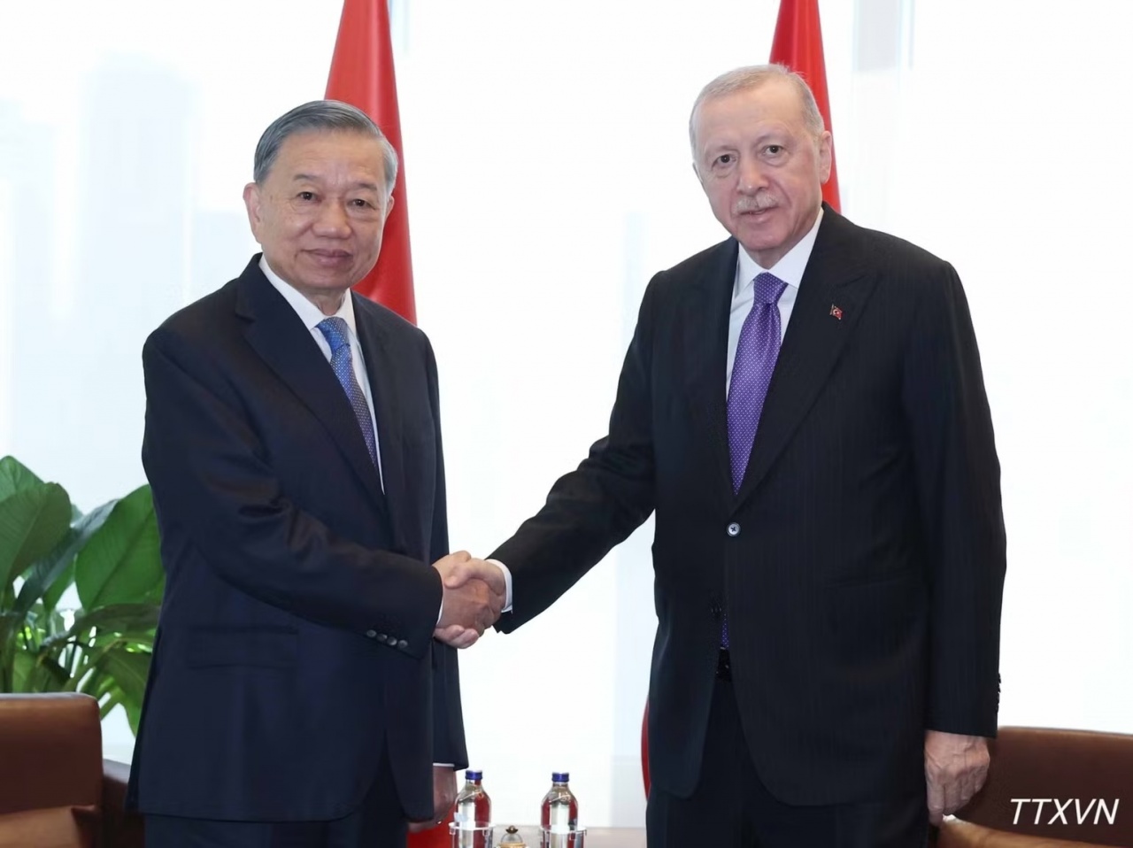 Tổng Bí thư, Chủ tịch nước Tô Lâm gặp Tổng thống Thổ Nhĩ Kỳ Recep Tayyip Erdogan bên lề Đại hội đồng Liên hợp quốc khóa 81