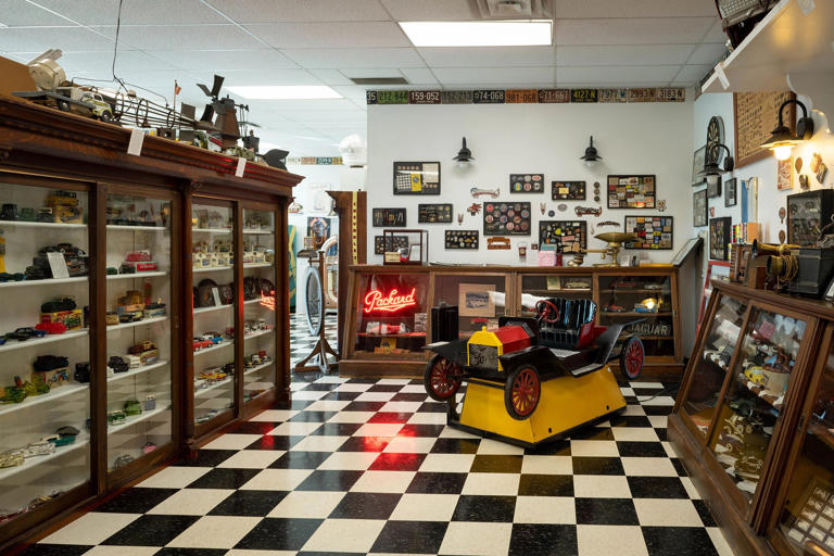 Classic car museum closing because nobody can work on carburetors ...